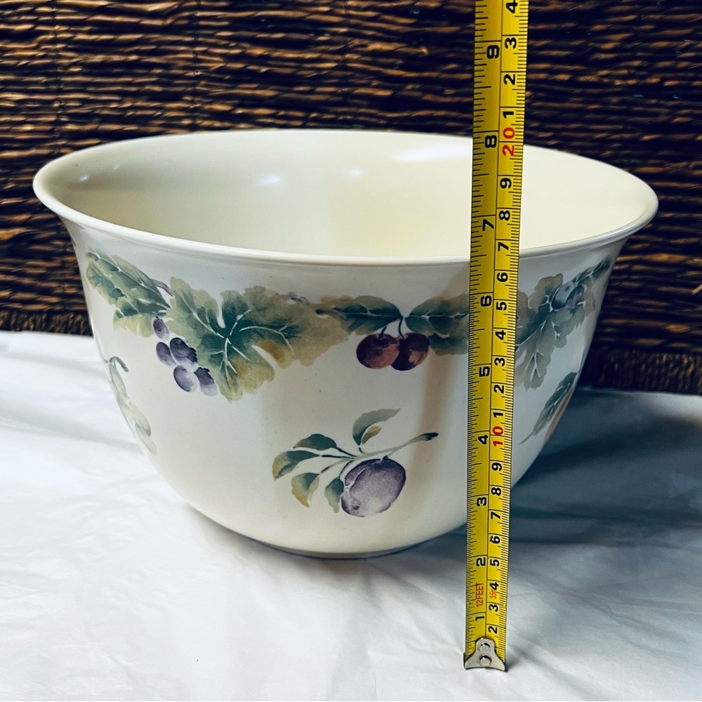 Pfaltzgraff Jamberry Large 6 Quart Mixing Bowl - Discontinued - Picture 5 of 7